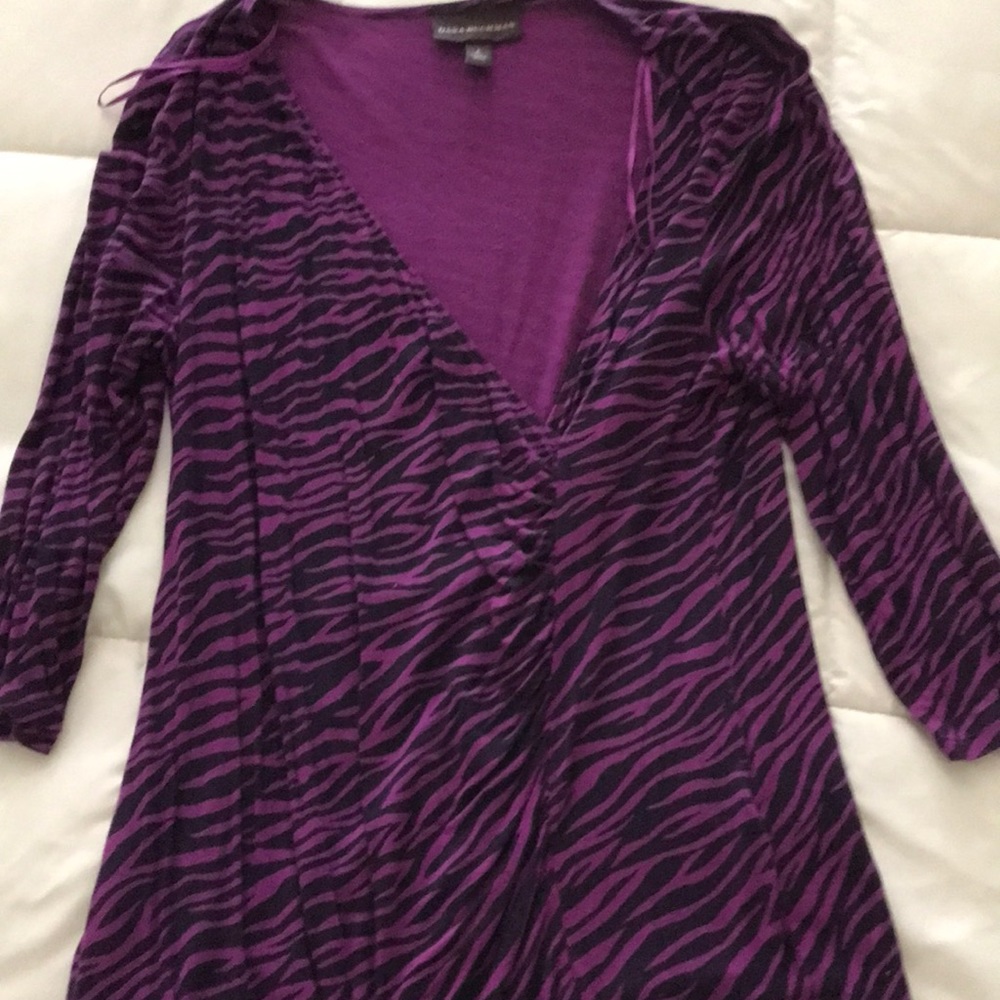 Dana Buchman women’s pullover blouse.